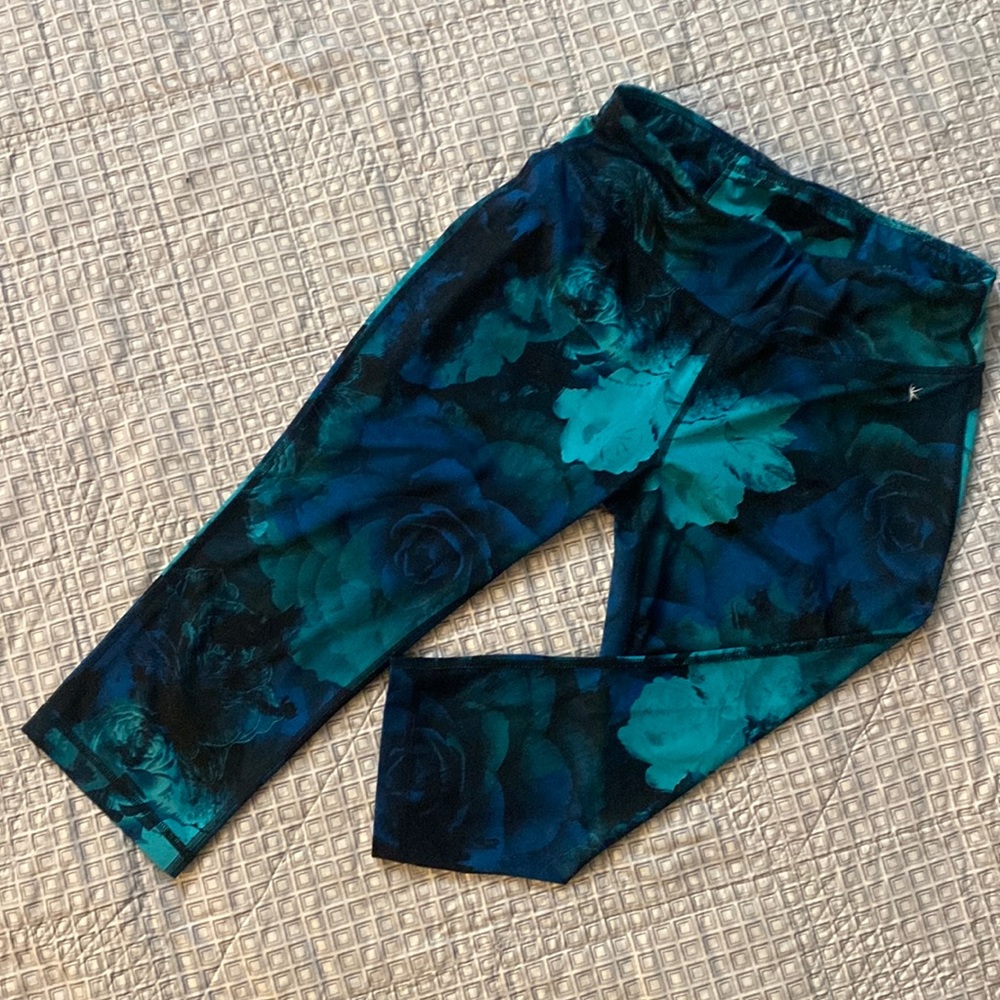 Total Athletic capri leggings Size: M